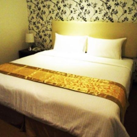 8 Days Boutique Hotel @ Mount Austin Jb Johor Bahru Exterior photo